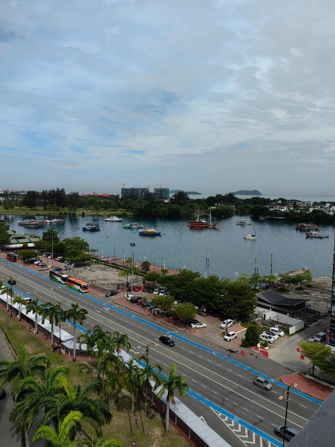Marimari Marina Service Condo Кота-Кинабалу Экстерьер фото