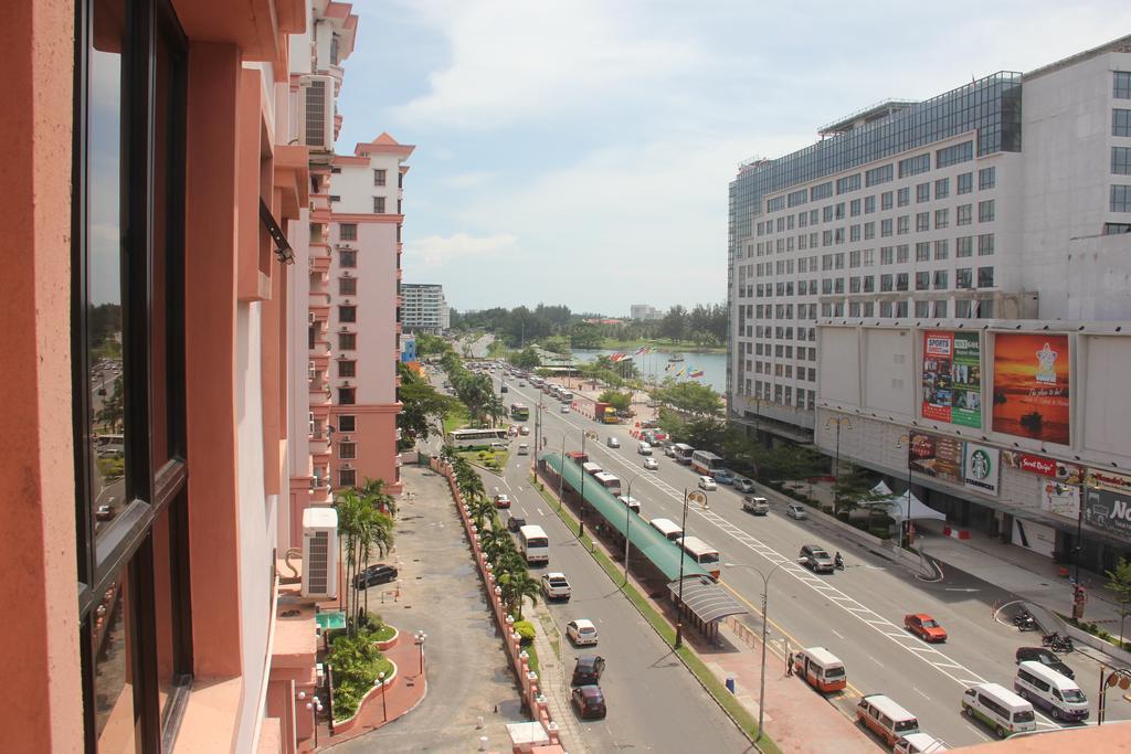 Marimari Marina Service Condo Кота-Кинабалу Экстерьер фото