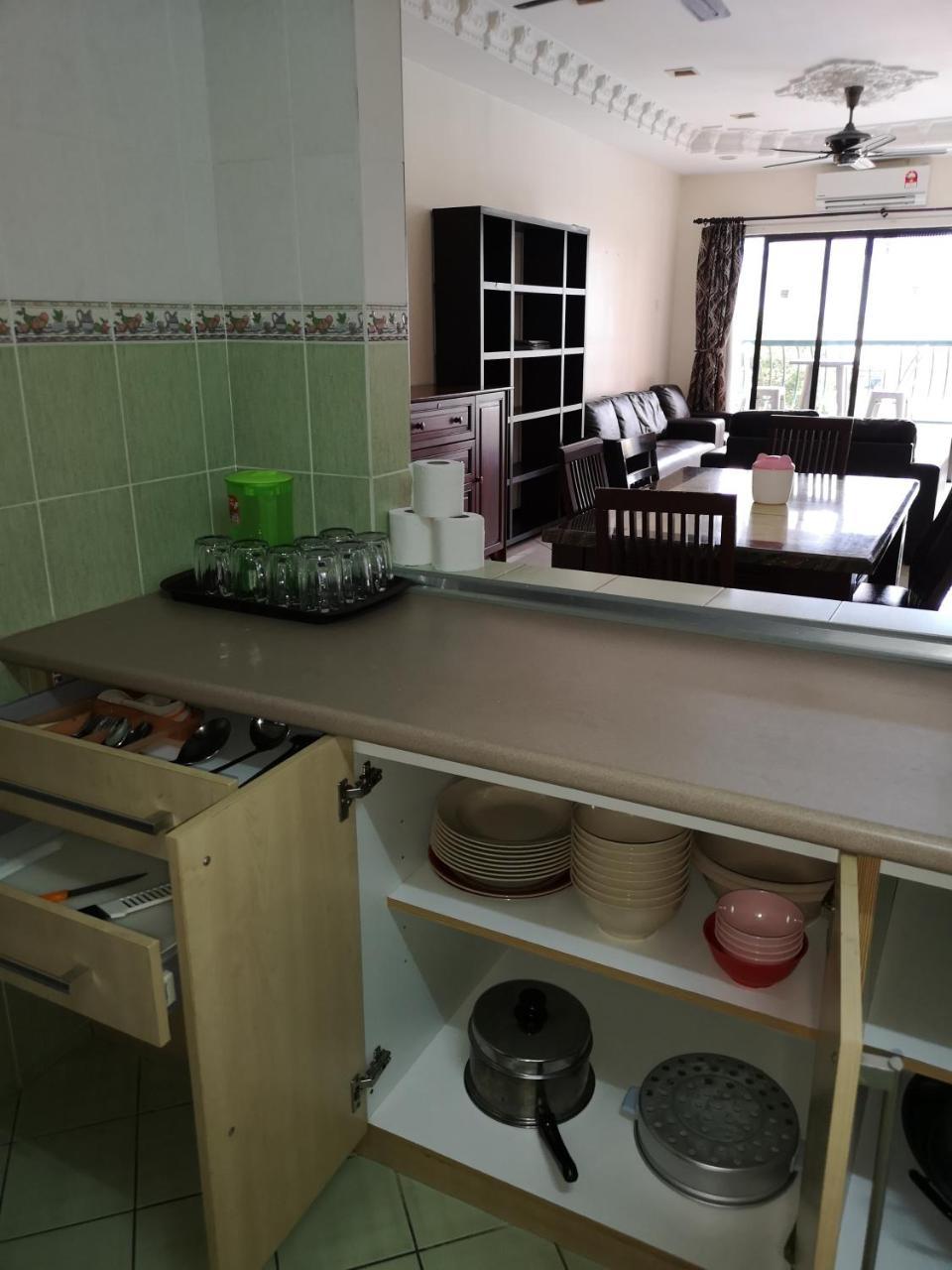 Marimari Marina Service Condo Кота-Кинабалу Экстерьер фото