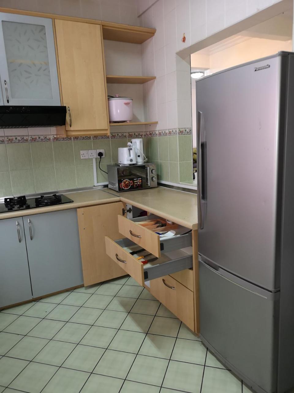 Marimari Marina Service Condo Кота-Кинабалу Экстерьер фото