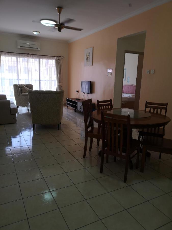 Marimari Marina Service Condo Кота-Кинабалу Экстерьер фото